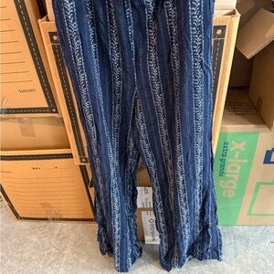 Blue and White Patterned Pants mp51